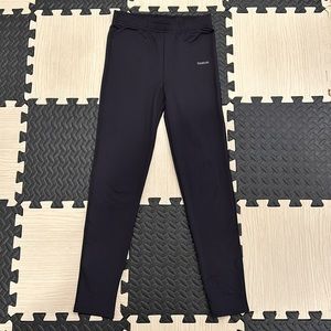 Reebok kids black workout, stretchy leggings in size kids large